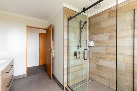 Photo of property in 805 Richmond Road, Lepperton, New Plymouth, 4373