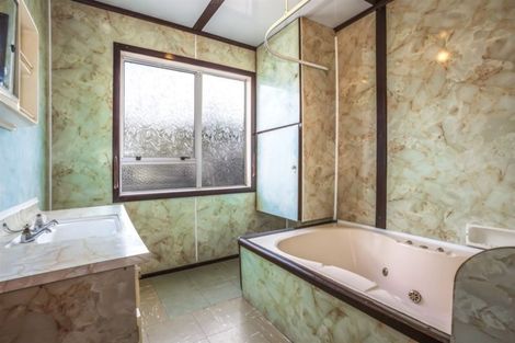 Photo of property in 25 Paekakariki Hill Road, Pauatahanui, Porirua, 5381