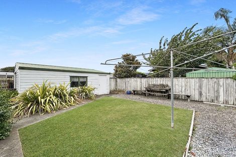 Photo of property in 12 Quinn Road, Levin, 5510