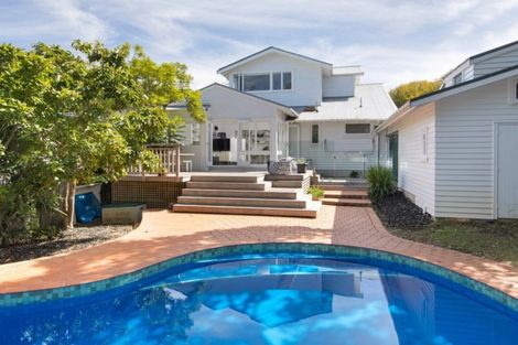 Photo of property in 19 Martin Avenue, Beckenham, Christchurch, 8023