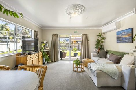 Photo of property in 49 Bay Street, Red Beach, 0932