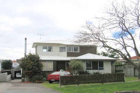 Photo of property in 13 Riverton Road, Mount Maunganui, 3116