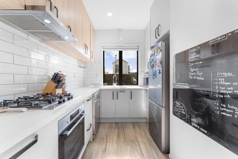 Photo of property in 7 Tapuwae Way, Mangere Bridge, Auckland, 2022