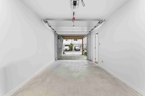 Photo of property in 26 Meritage Lane, Te Atatu South, Auckland, 0610
