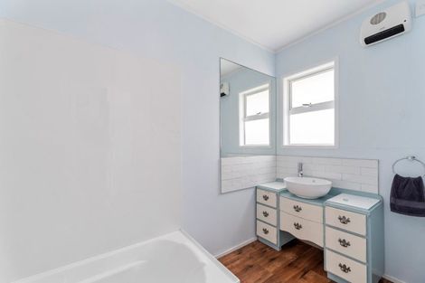 Photo of property in 7b Taylor Road, Papamoa Beach, Papamoa, 3118