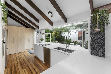 Photo of property in 178 Bleakhouse Road, Mellons Bay, Auckland, 2014