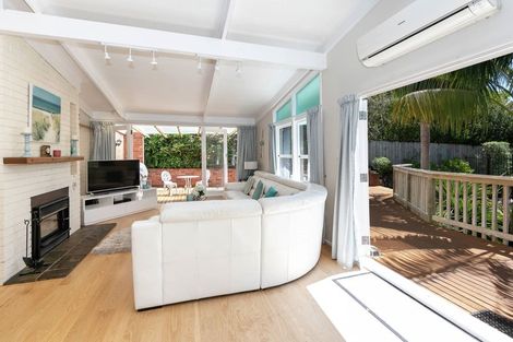 Photo of property in 41 Evelyn Road, Cockle Bay, Auckland, 2014