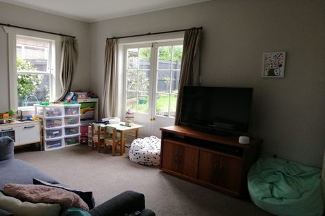 Photo of property in 13 Huapai Street, Onehunga, Auckland, 1061