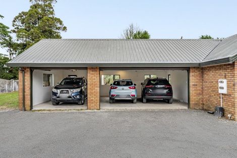 Photo of property in 116 Station Road, Kumeu, 0891