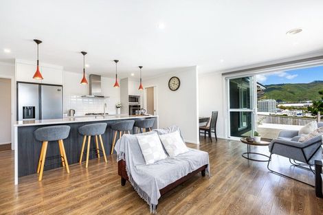 Photo of property in 9 Wairau Lane, Aotea, Porirua, 5024