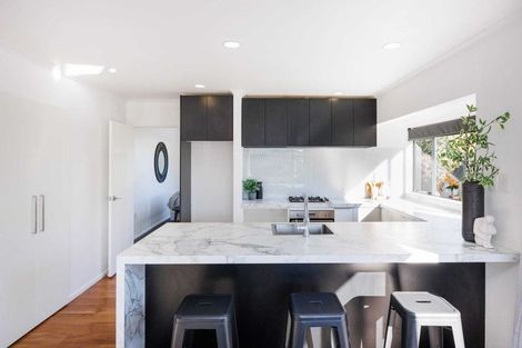 Photo of property in 2 Pinedale Parade, Milson, Palmerston North, 4414