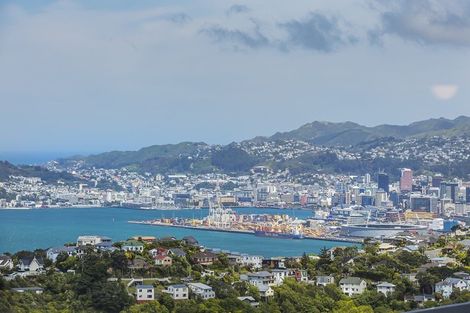 Photo of property in 12 Grumman Lane, Newlands, Wellington, 6037