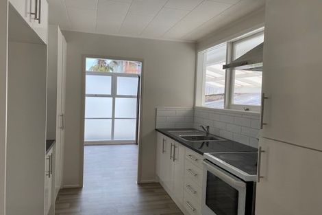 Photo of property in 30 Leaver Place, Weymouth, Auckland, 2103