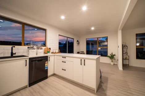 Photo of property in 40 Mckinstry Avenue, Mangere East, Auckland, 2024