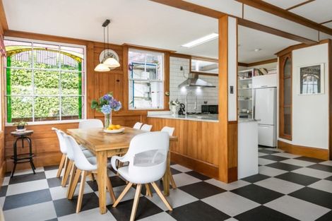 Photo of property in 5 Sealy Road, Bluff Hill, Napier, 4110