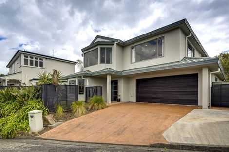 Photo of property in 1 Cobden Road, Bluff Hill, Napier, 4110