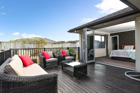 Photo of property in 10 Whitney Place, Rototuna North, Hamilton, 3210