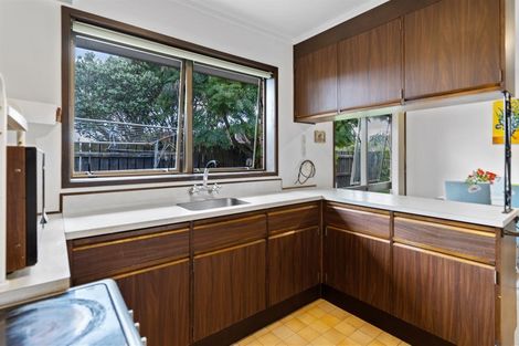 Photo of property in 1/5 Colleen Norma Place, Half Moon Bay, Auckland, 2012