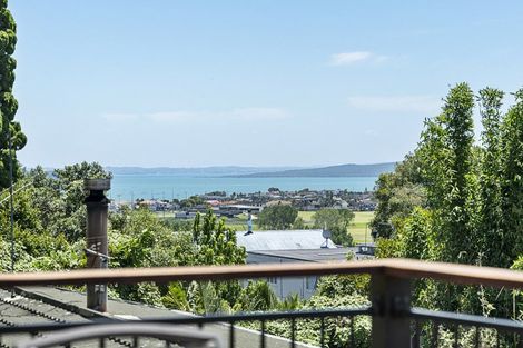 Photo of property in 3/96 Bleakhouse Road, Bucklands Beach, Auckland, 2014