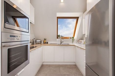 Photo of property in 22/15 Peterborough Street, Christchurch Central, Christchurch, 8013