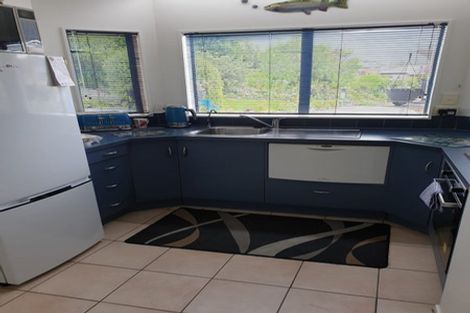 Photo of property in 58 York Street, Picton, 7220