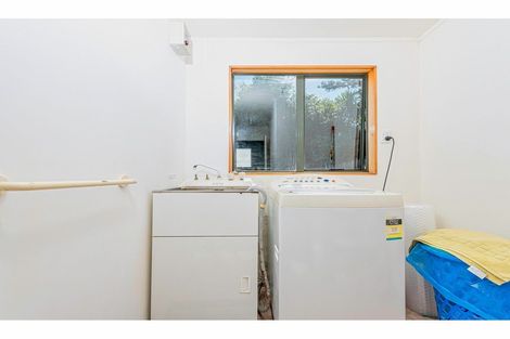 Photo of property in 1/96 Edmonton Road, Henderson, Auckland, 0612