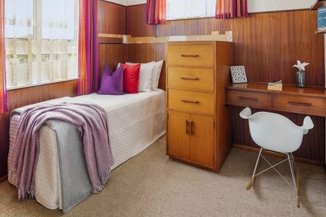 Photo of property in 235 Edmonton Road, Te Atatu South, Auckland, 0610