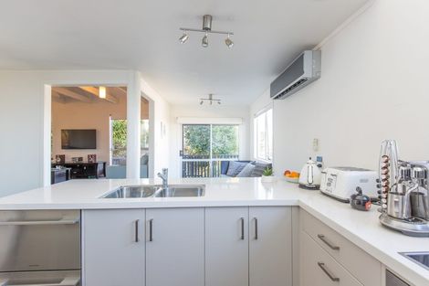 Photo of property in 107 Lake Crescent, Hamilton Lake, Hamilton, 3204