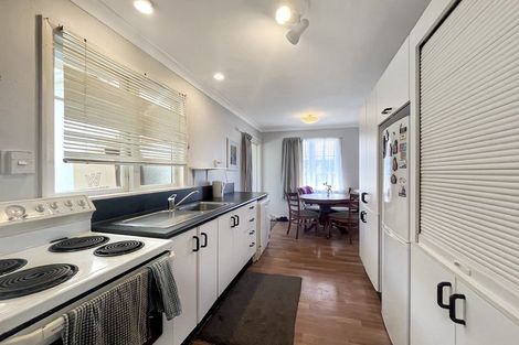 Photo of property in 2 Hendon Place, West End, Palmerston North, 4412