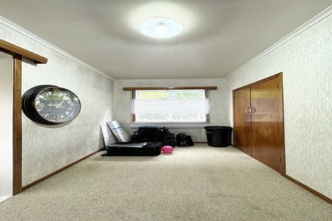 Photo of property in 25 Kaipatiki Road, Glenfield, Auckland, 0629