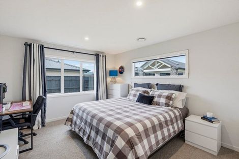 Photo of property in 18 Petrel Close, Paraparaumu Beach, Paraparaumu, 5032