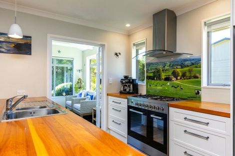 Photo of property in 6a Huia Street, Waikawa, Picton, 7220