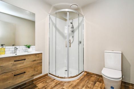 Photo of property in 4/70 Clevedon Road, Papakura, 2110