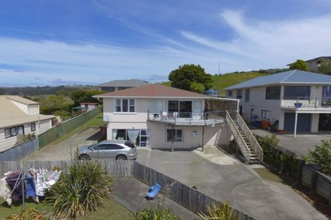 Photo of property in 27 Berghan Road, Coopers Beach, 0420