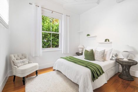 Photo of property in 147 Queen Street, Northcote Point, Auckland, 0627