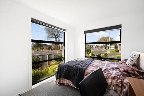 Photo of property in 1/2 Searancke Place, Fairfield, Hamilton, 3214