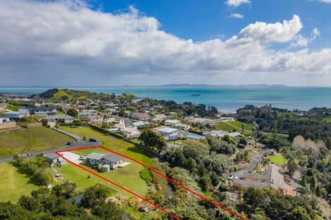 Photo of property in 3 Lori Lane, Coopers Beach, 0420