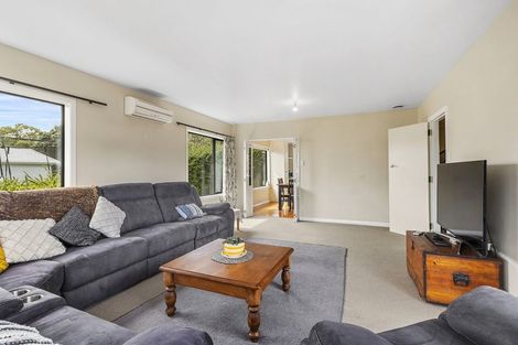 Photo of property in 24 Ranui Terrace, Tawa, Wellington, 5028