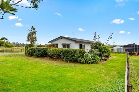 Photo of property in 331 South Head Road, South Head, Helensville, 0874