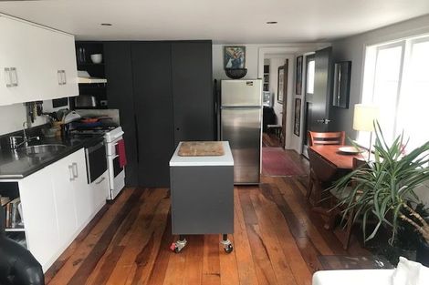 Photo of property in 92 Elizabeth Street, Mount Victoria, Wellington, 6011