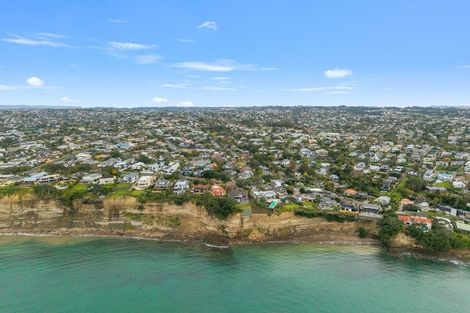 Photo of property in 1/1 Sharon Road, Waiake, Auckland, 0630
