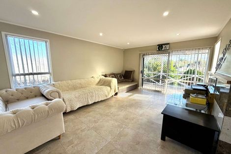 Photo of property in 23 Hyperion Drive, Randwick Park, Auckland, 2105