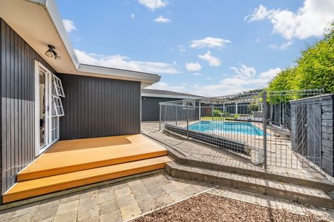 Photo of property in 11 Observatory Close, Whitby, Porirua, 5024
