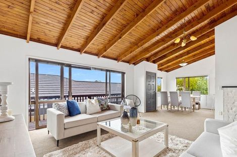 Photo of property in 116 Whangaparaoa Road, Red Beach, 0932