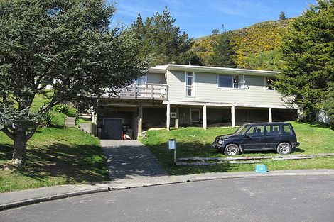 Photo of property in 3 Tuam Grove, Wainuiomata, Lower Hutt, 5014