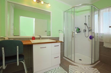 Photo of property in 116a Pooks Road, Ranui, Auckland, 0612