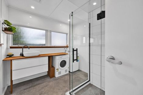 Photo of property in 1 Lynton Street, Upper Vogeltown, New Plymouth, 4310