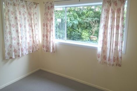 Photo of property in 22 Colin Wild Place, Glenfield, Auckland, 0629