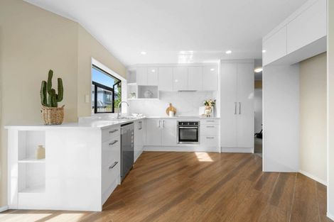 Photo of property in 172 Burswood Drive, Burswood, Auckland, 2013