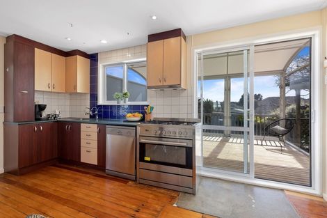 Photo of property in 42 Philomel Crescent, Bayswater, Auckland, 0622